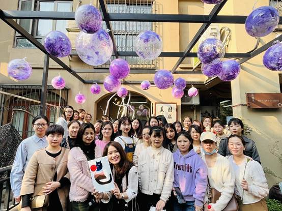 巧手創造 綻放芳華—湖南發展養老組織女員工開展婦女節慶?；顒? title=