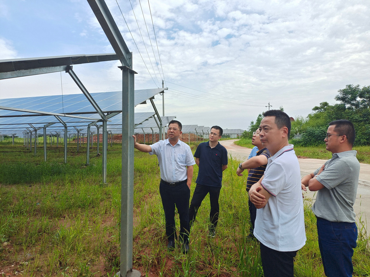 劉志剛帶隊考察華能湖南岳陽、兆邦陶瓷光伏項目