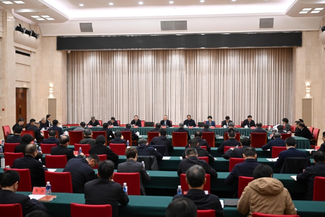 沈曉明主持樹立和踐行正確政績觀學習教育讀書班暨十二屆省委理論學習中心組第六十三次集體學習